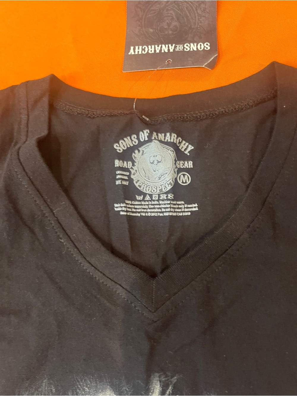 Sons of Anarchy Black Short-Sleeve Graphic Tee with Red RIP Detail - Picture 9 of 10